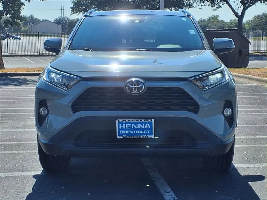 2020 Toyota RAV4 XLE Premium photo 1