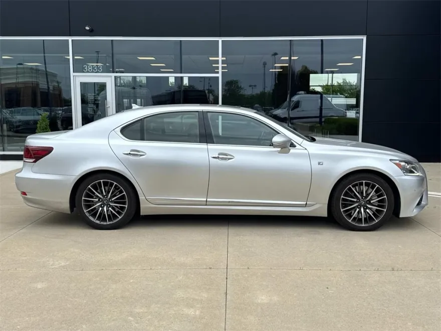 2013 Lexus LS 460 photo 1