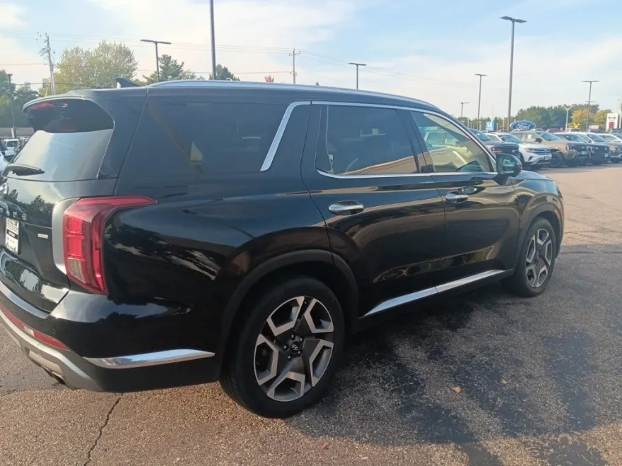 2024 Hyundai Palisade Limited photo 1