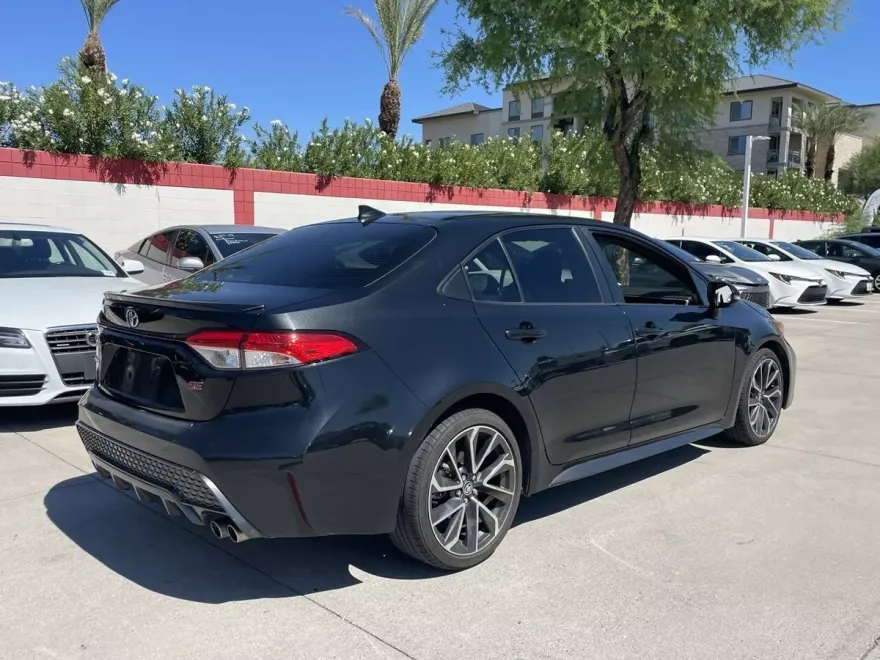 2021 Toyota Corolla SE photo 1