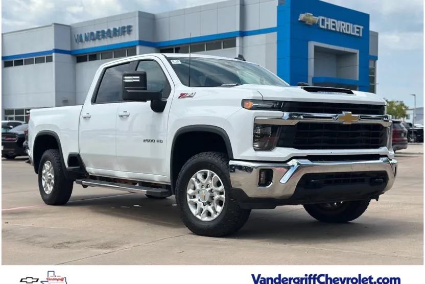 2025 Chevrolet Silverado 2500HD LT photo 1