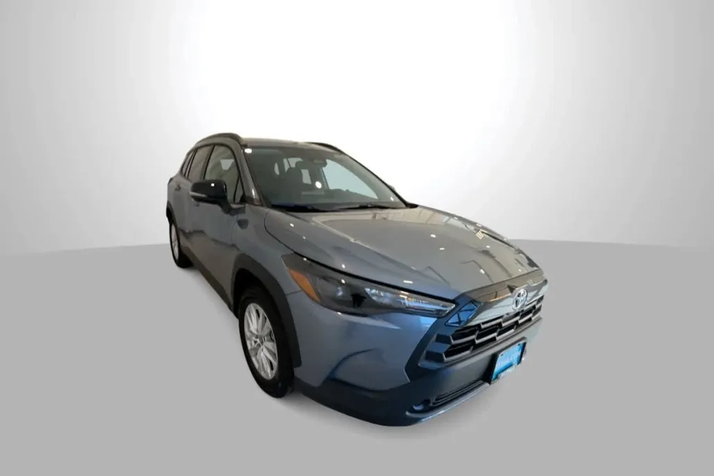 2026 Toyota Corolla Cross LE photo 1