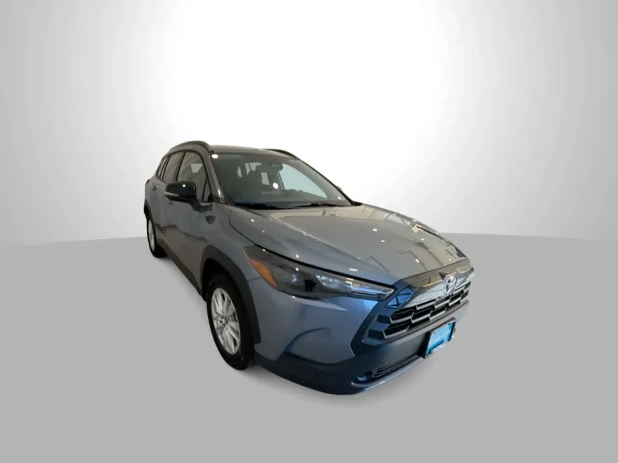 2026 Toyota Corolla Cross LE photo 1