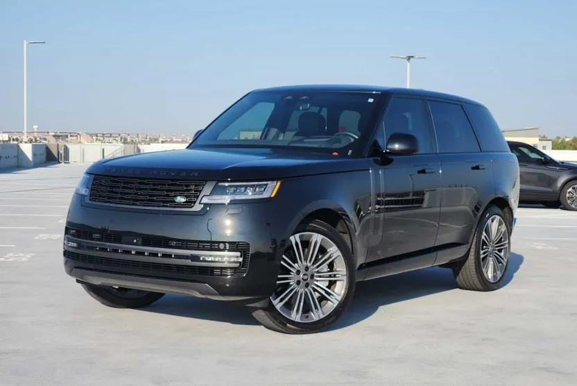 2025 Land Rover Range Rover SE photo 1