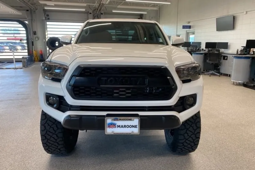 2023 Toyota Tacoma SR V6 photo 1