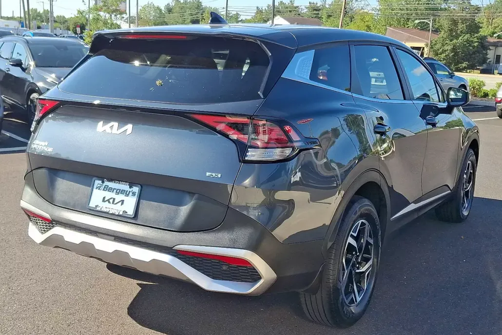 2023 Kia Sportage LX photo 1