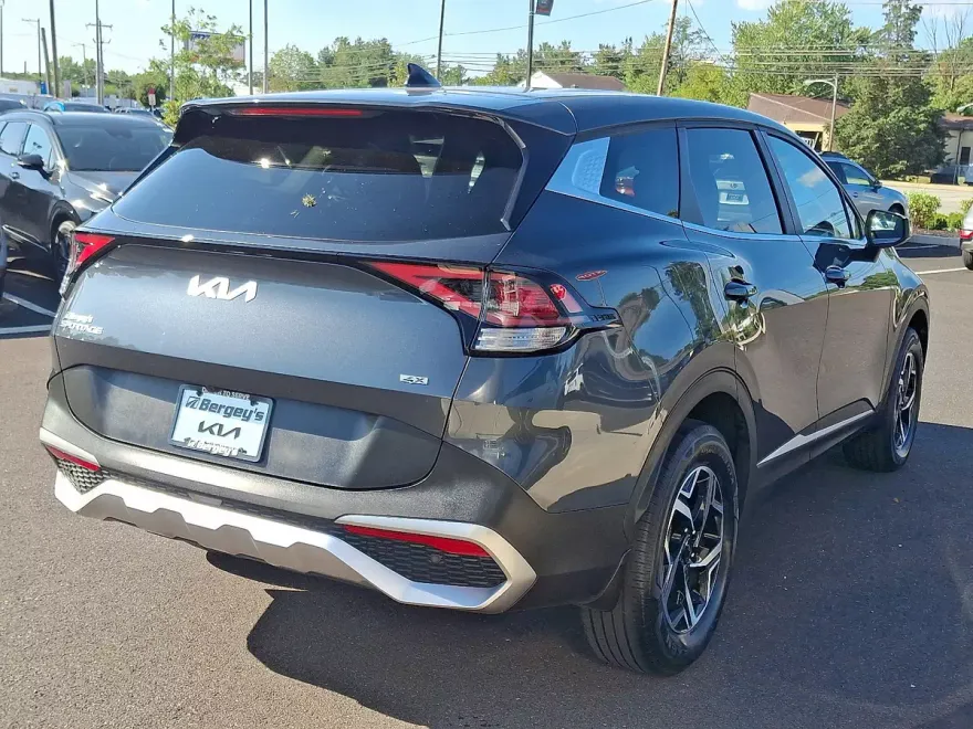 2023 Kia Sportage LX photo 1