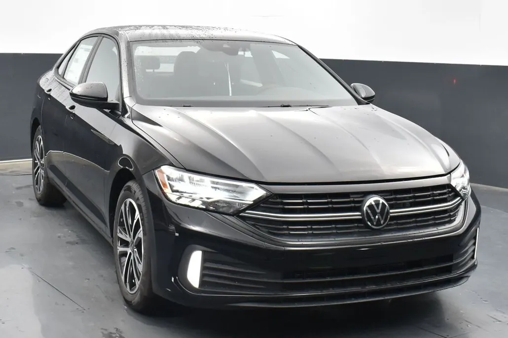 2024 Volkswagen Jetta Sport photo 1