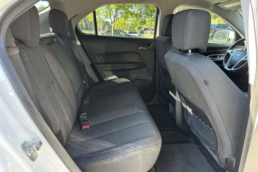 2016 Chevrolet Equinox LT photo 1