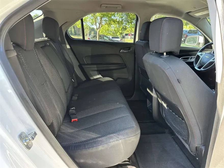 2016 Chevrolet Equinox LT photo 1