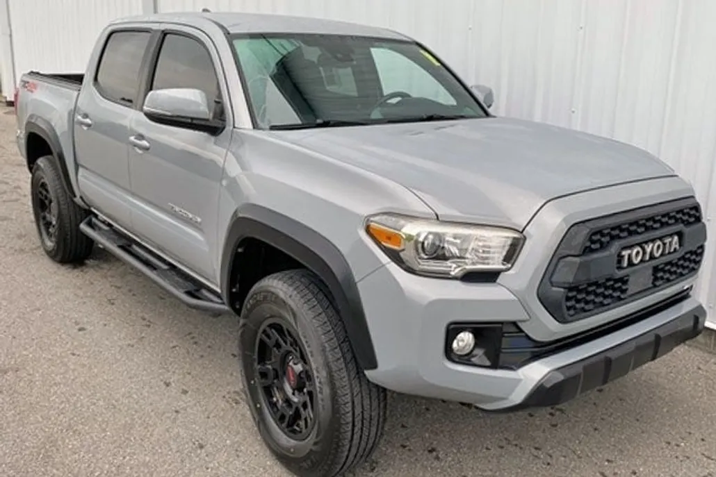 2018 Toyota Tacoma TRD Off-Road photo 1