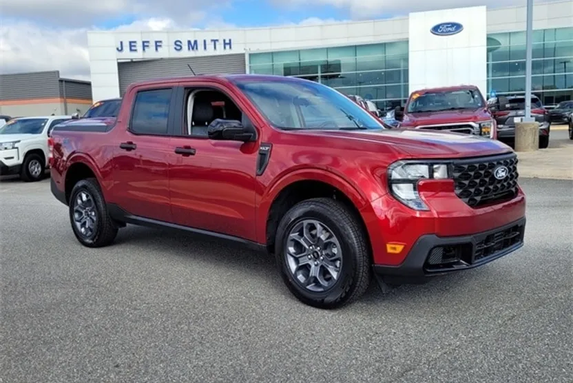 2025 Ford Maverick XLT photo 1