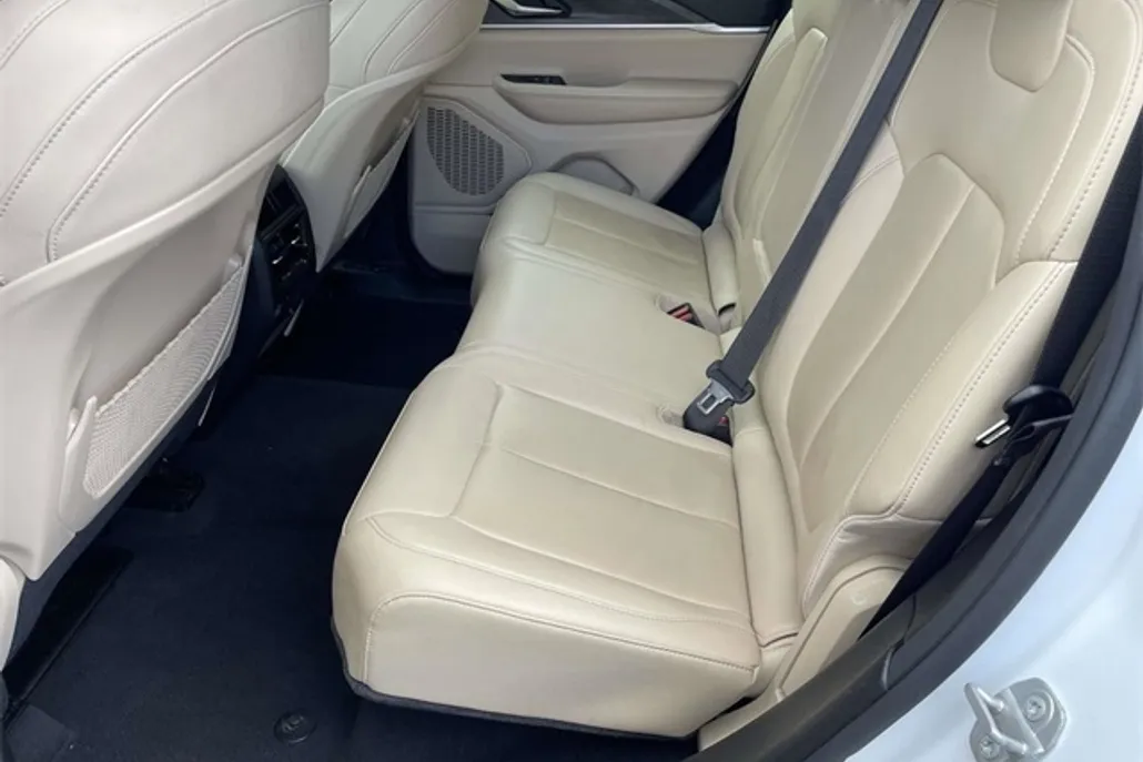 2023 Jeep Grand Cherokee Limited photo 1