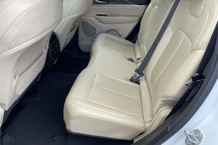 2023 Jeep Grand Cherokee Limited photo 1