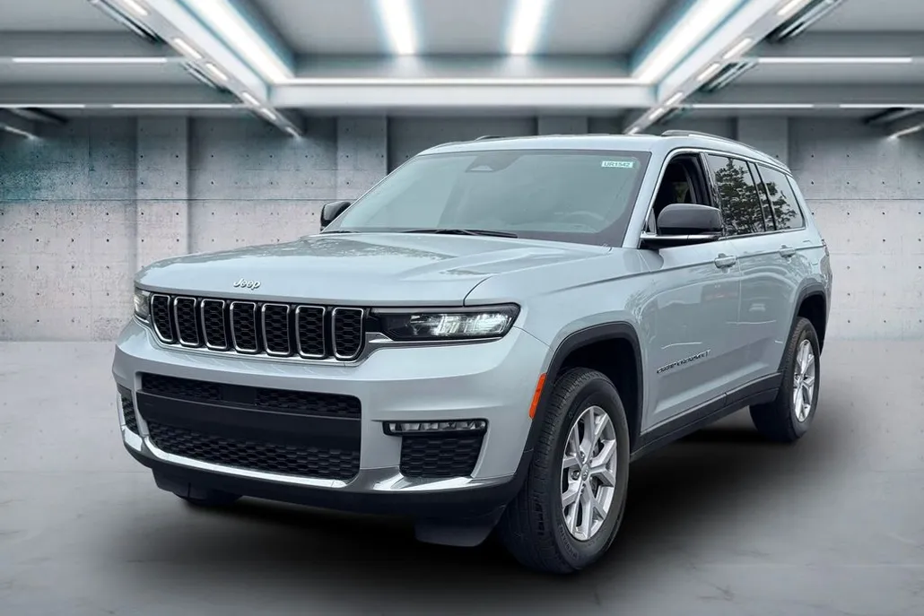 2022 Jeep Grand Cherokee L photo 1