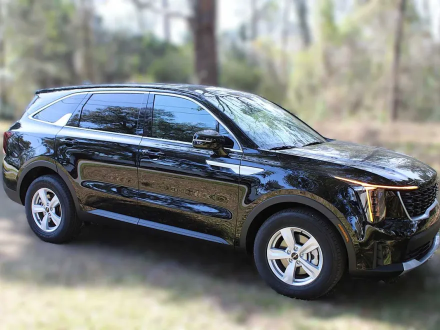 2025 Kia Sorento LX photo 1