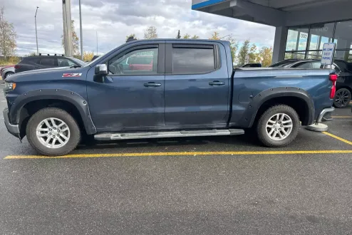 2021 Chevrolet Silverado 1500 LT photo 3