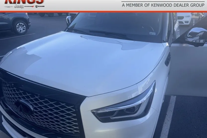 2019 Infiniti QX80 Luxe photo 1