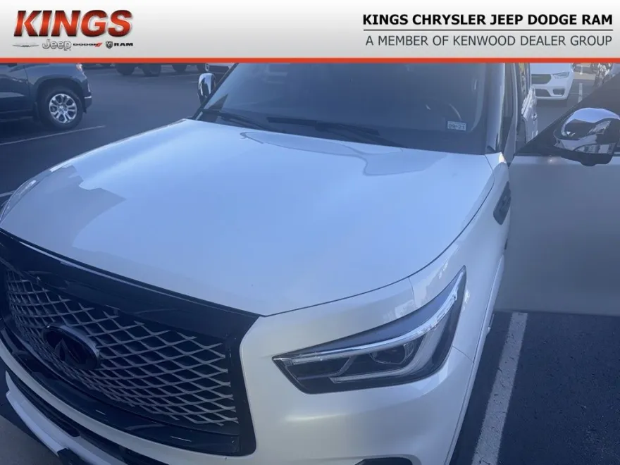 2019 Infiniti QX80 Luxe photo 1