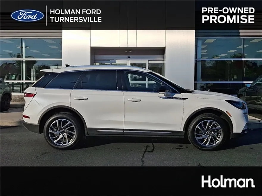 2022 Lincoln Corsair Standard photo 1