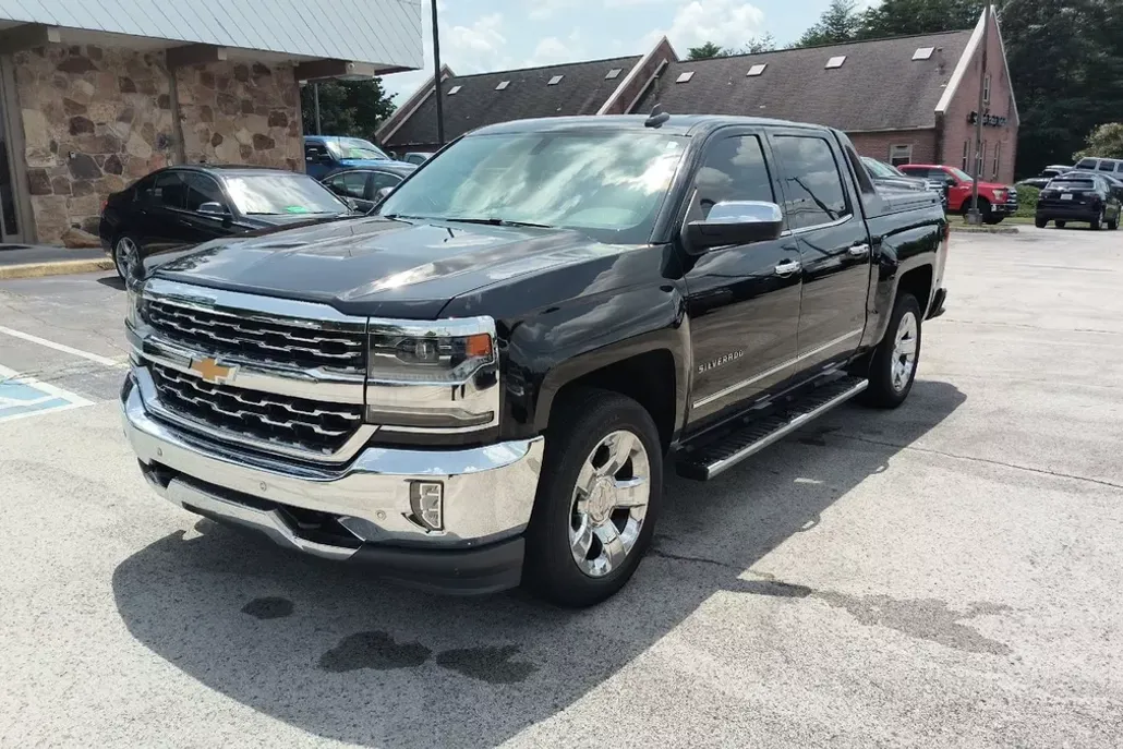 2017 Chevrolet Silverado 1500 LTZ photo 1