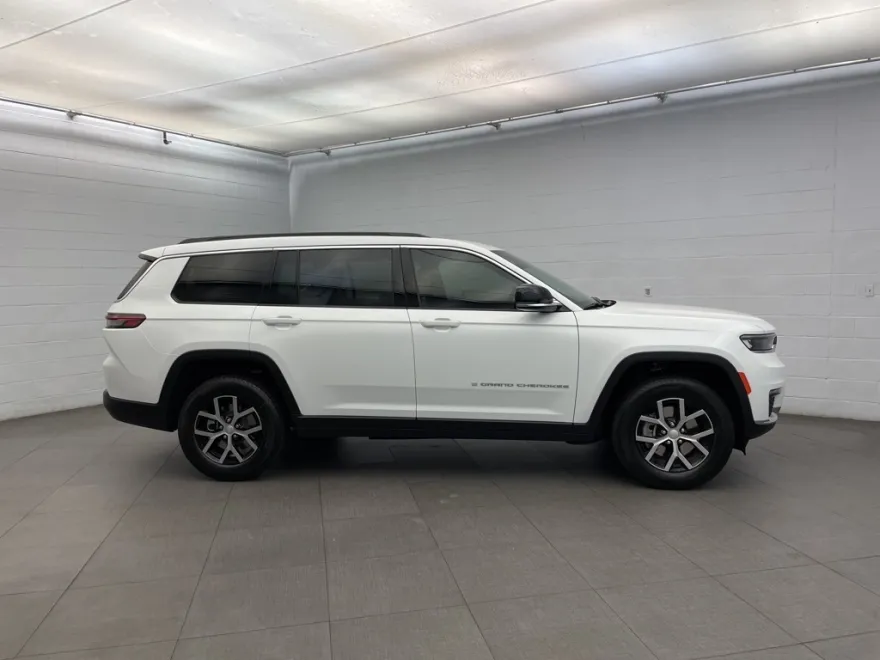 2025 Jeep Grand Cherokee Limited photo 1