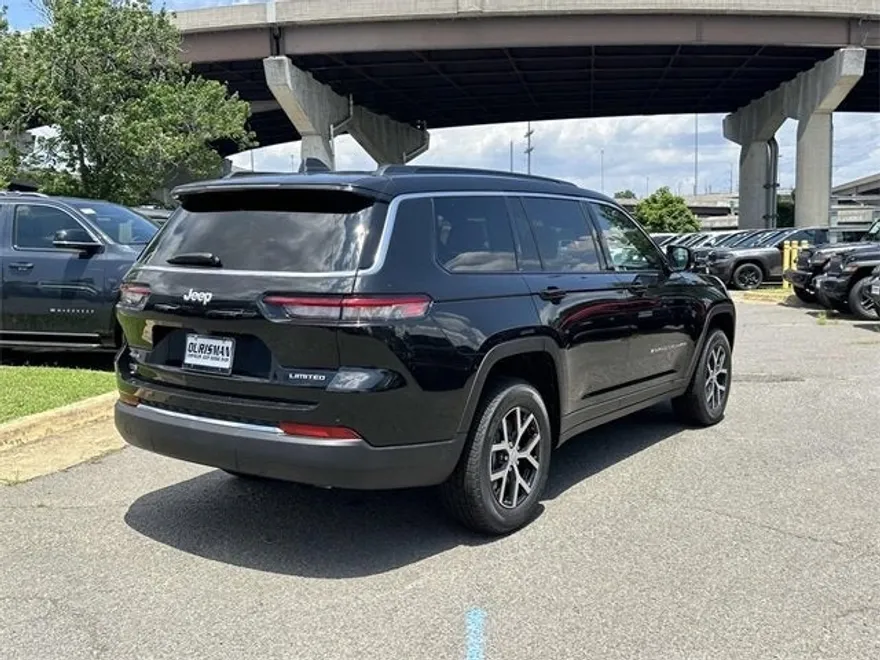 2025 Jeep Grand Cherokee Limited photo 1