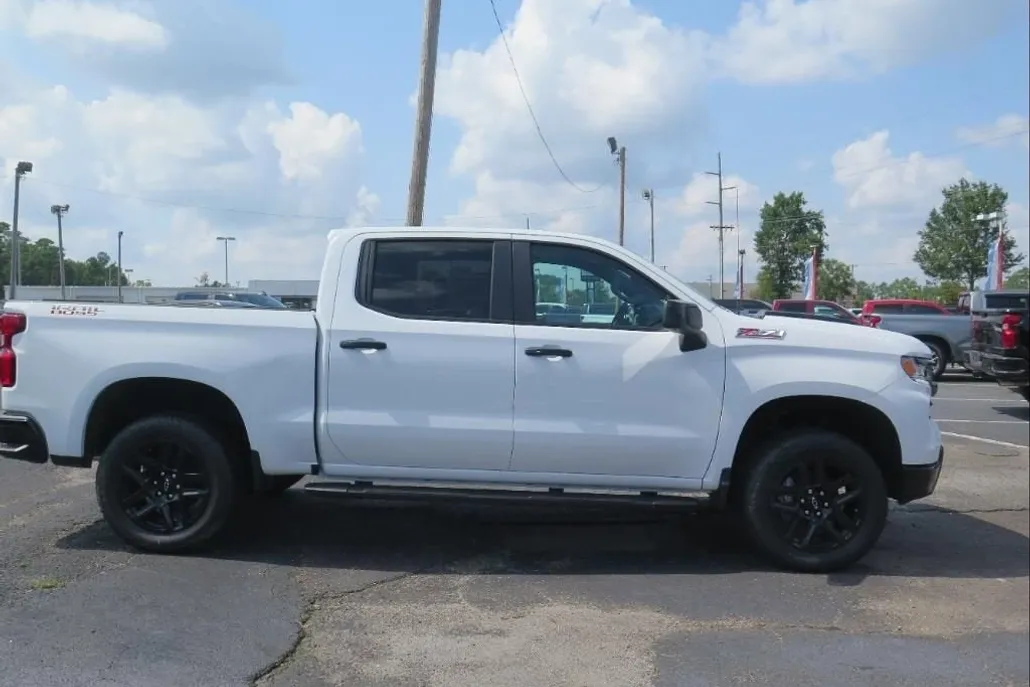 2025 Chevrolet Silverado 1500 LT Trail Boss photo 1