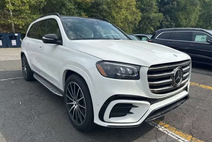 2026 Mercedes Benz GLS 580 4MATIC photo 1