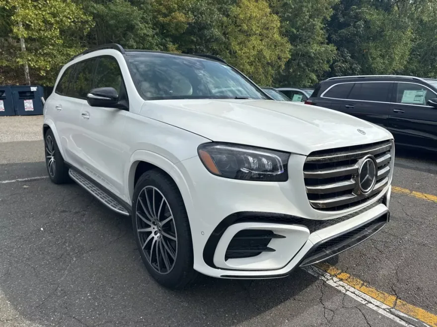 2026 Mercedes Benz GLS 580 4MATIC photo 1