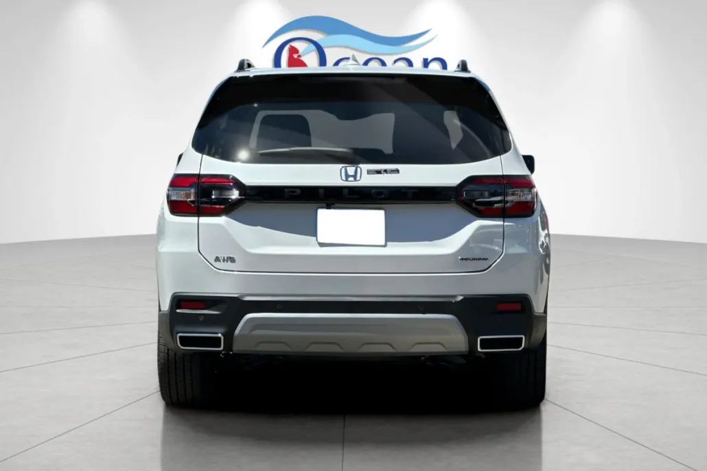 2025 Honda Pilot Touring photo 1