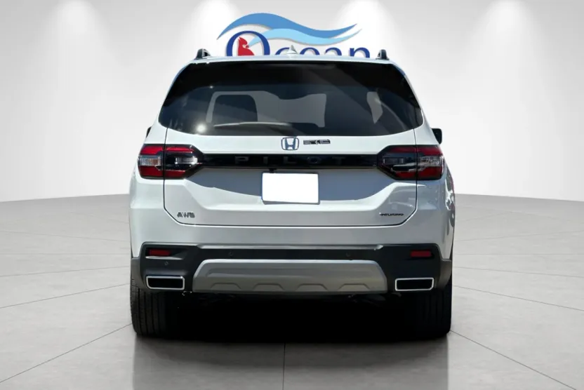 2025 Honda Pilot Touring photo 1