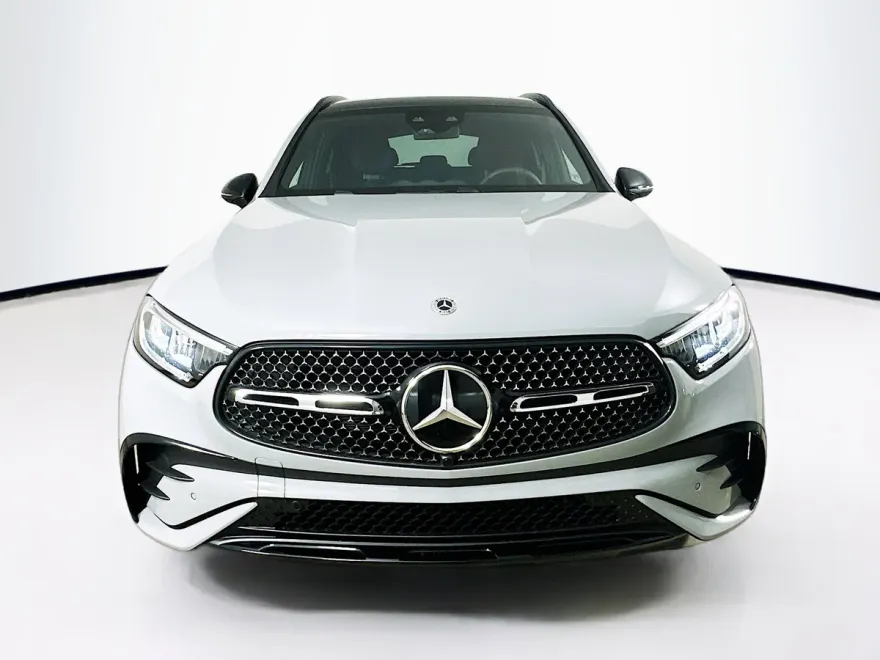 2025 Mercedes Benz GLC 300 4MATIC photo 1