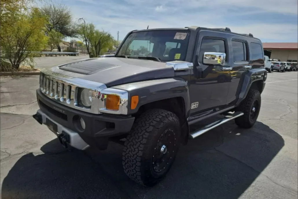 2008 Hummer H3 1/2 ton Base photo 1