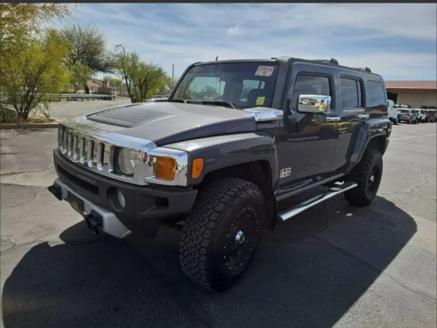 2008 Hummer H3 1/2 ton Base photo 1