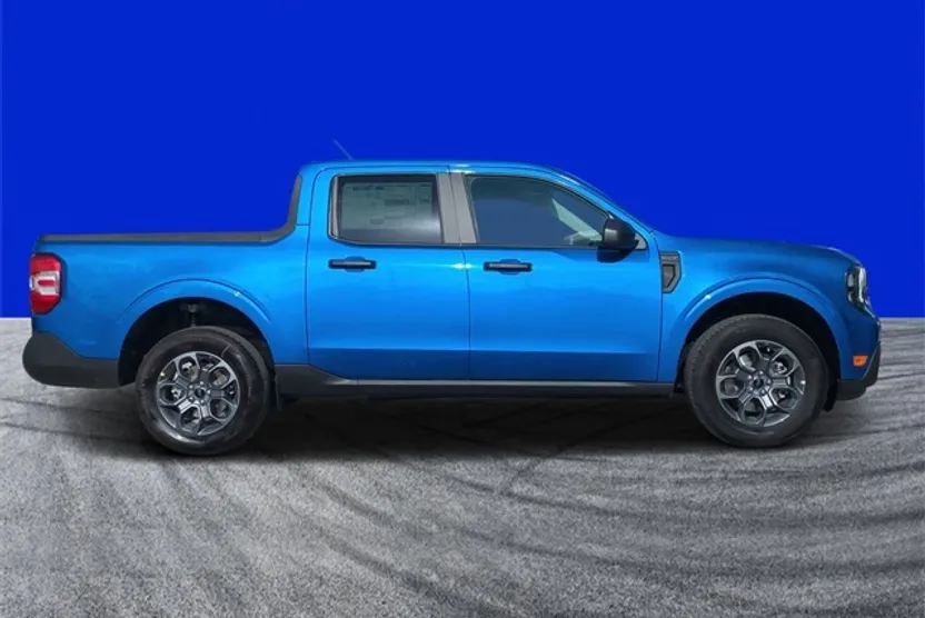 2025 Ford Maverick XLT photo 1