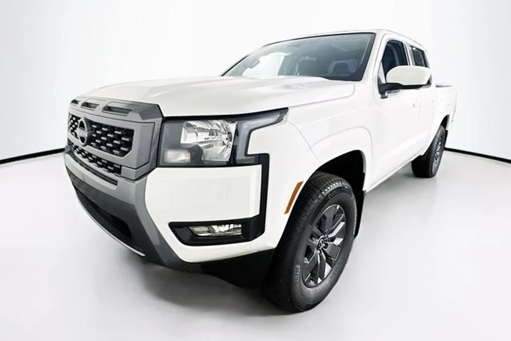 2025 Nissan Frontier SV photo 1