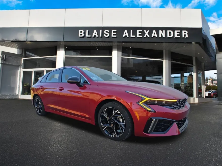 2025 Kia K5 GT-Line photo 1