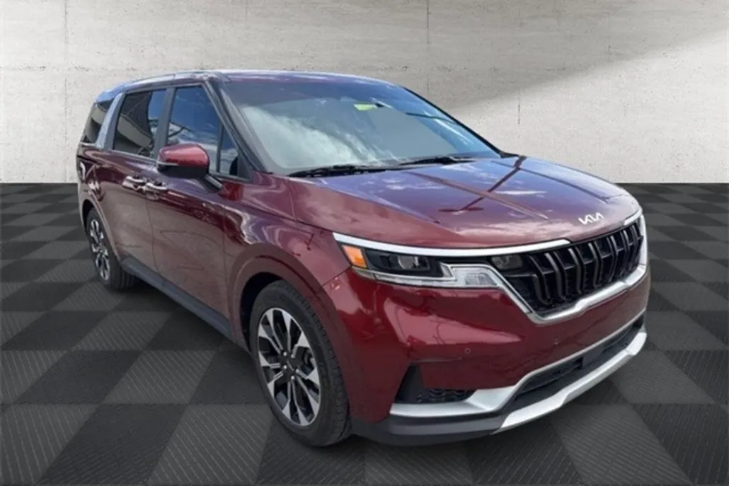 2023 Kia Carnival EX photo 1