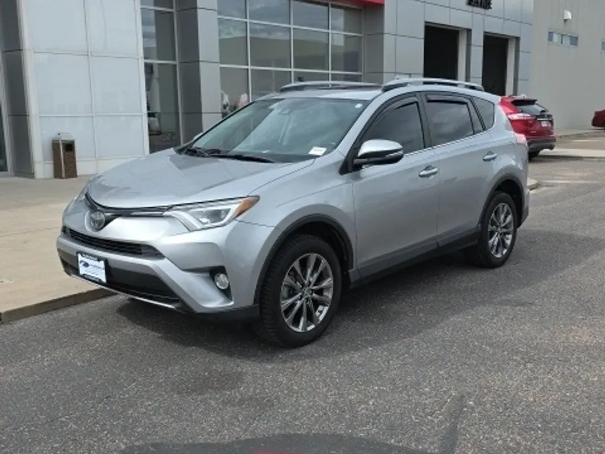 2018 Toyota RAV4 Limited photo 1