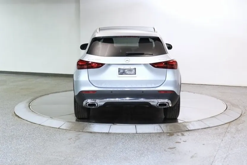 2025 Mercedes Benz GLA 250 4MATIC photo 1