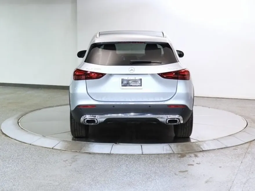 2025 Mercedes Benz GLA 250 4MATIC photo 1