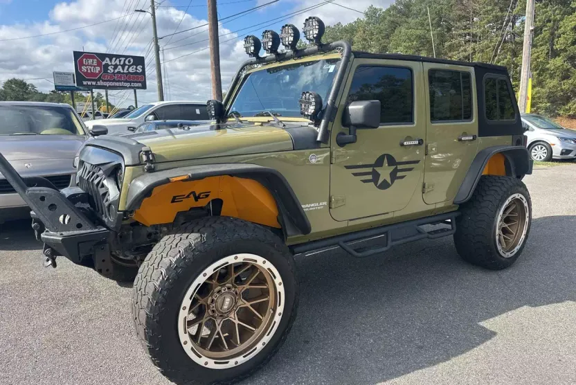 2013 Jeep Wrangler Unlimited Rubicon photo 1
