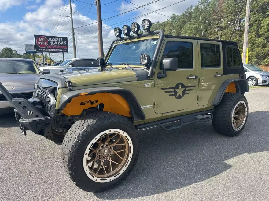 2013 Jeep Wrangler Unlimited Rubicon photo 1