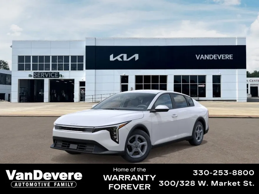 2025 Kia K4 LXS photo 1