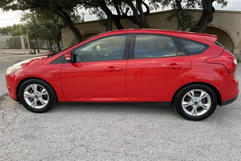 2014 Ford Focus SE photo 1