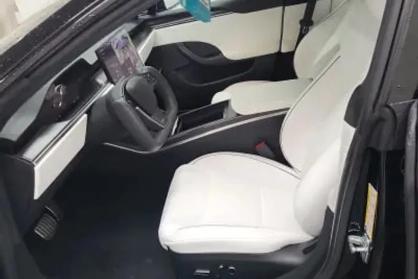 2022 Tesla Model S Plaid photo 1