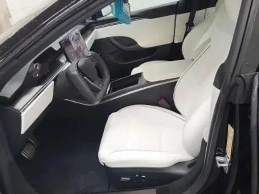 2022 Tesla Model S Plaid photo 1