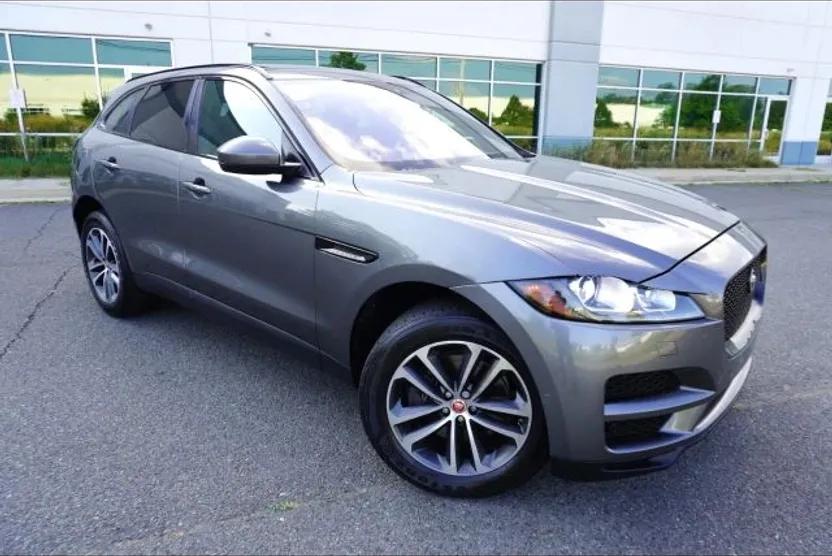 2017 Jaguar F-PACE Premium photo 1