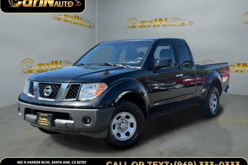 2005 Nissan Frontier XE King Cab photo 1
